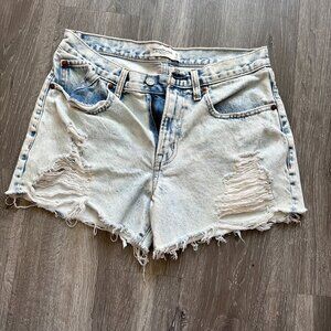 Size 26/2 Abercrombie & Fitch Vintage Boyfriend Short Mid Rise
